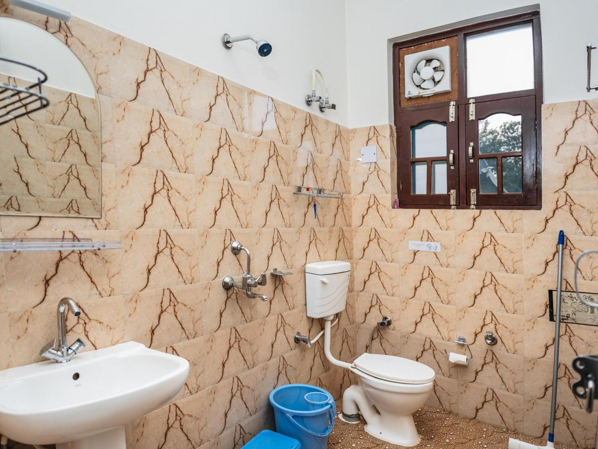 Hostel The Bunker Bir Zewnętrze zdjęcie