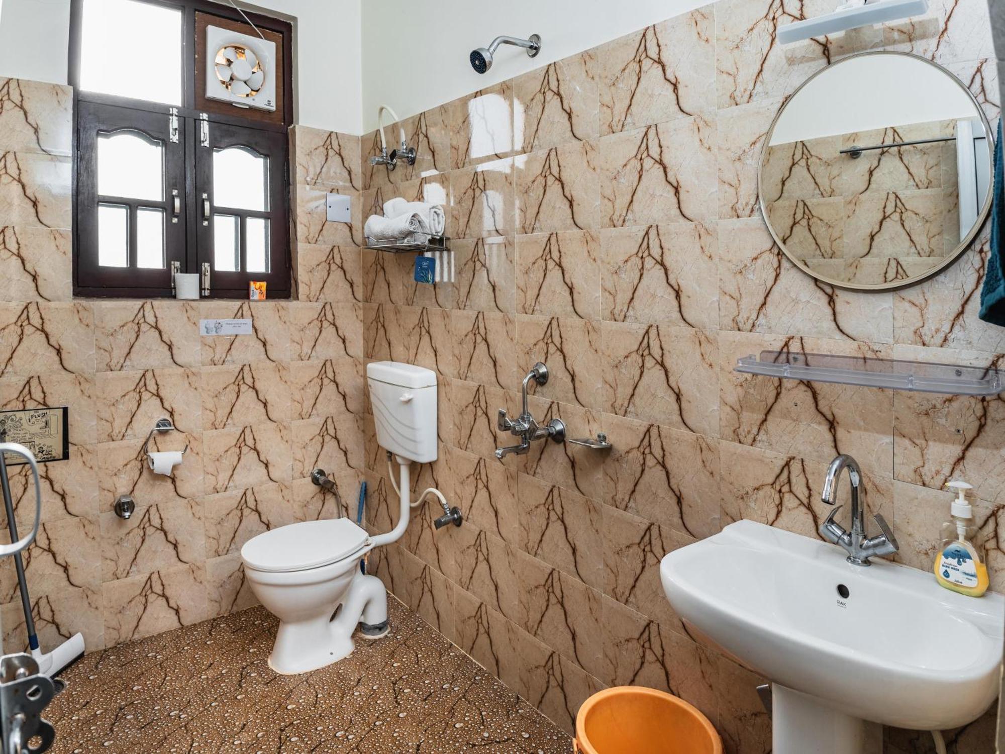 Hostel The Bunker Bir Zewnętrze zdjęcie